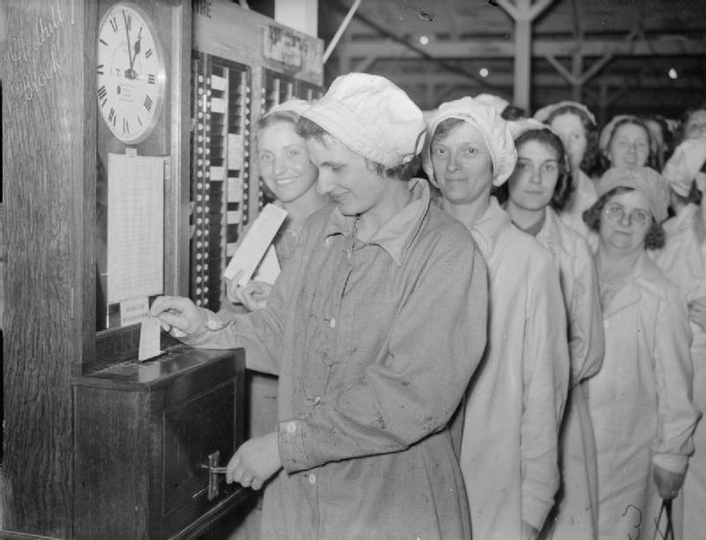 File:A Day in the Life of a Munitions Worker, Britain, 1940 D679.jpg